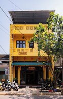 Y's La House