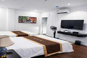 ROYAL HOTEL