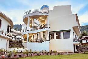 Luxury Hotel Palm Bhimtal