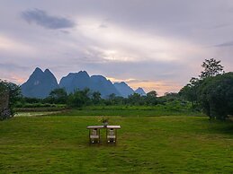 Yangshuo Afield Resort