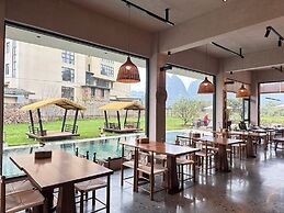 Yangshuo Afield Resort