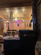 Cafe Kush Tosh And Stay