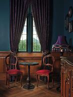Maison Mystique