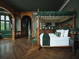 Maison Mystique