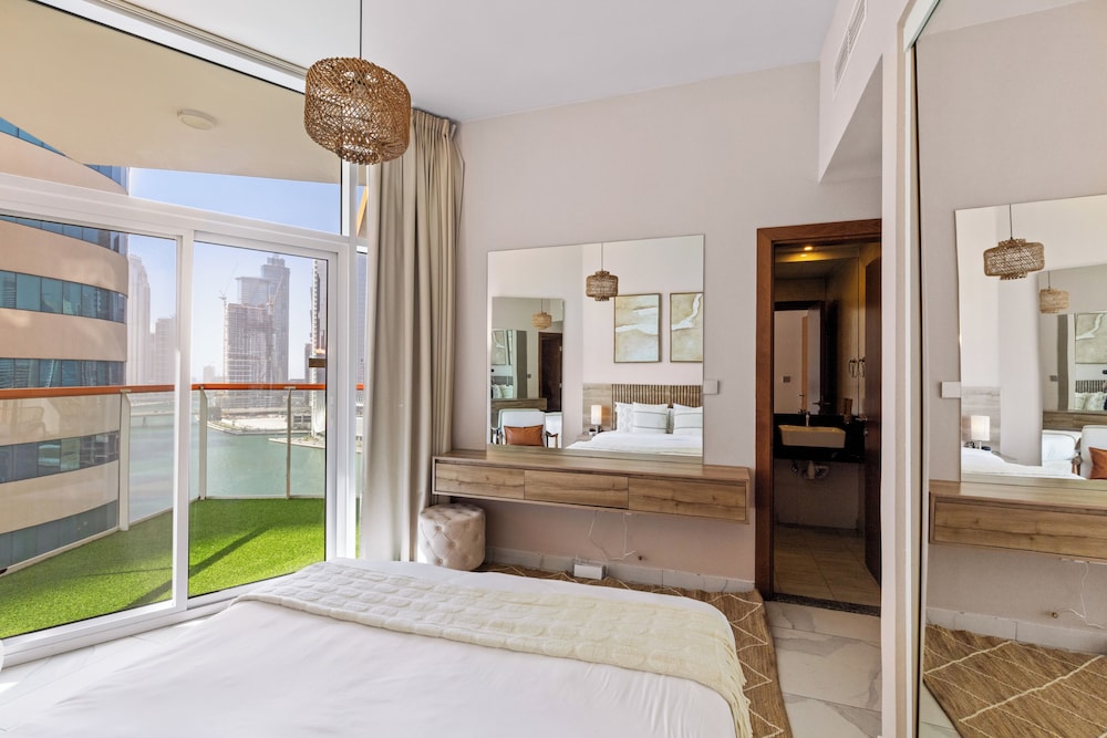 2BR Ultra Lux Canalfront Burj view