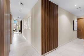 2BR Ultra Lux Canalfront Burj view