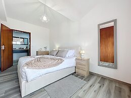 Starfish Apartment by Atlantic Holiday
