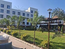 KING'SWAY HOTEL AND RESORT