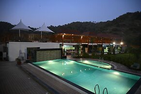 KING'SWAY HOTEL AND RESORT