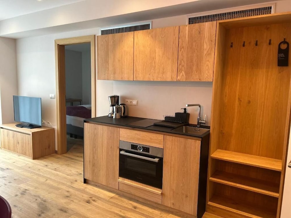 Alpenrose's Dining & Living