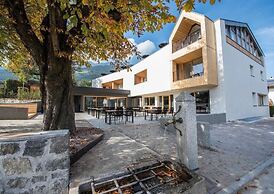 Alpenrose's Dining & Living