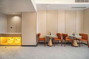 Cozy Business Hotel
