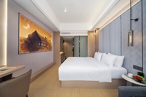 Cozy Business Hotel