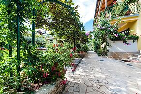Room and Apartments Villa Dea