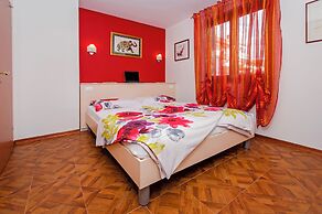 Room and Apartments Villa Dea