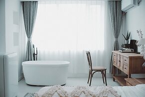 Pine  Cedar Suites Hua Xiao Ye