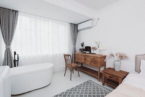 Pine  Cedar Suites Hua Xiao Ye