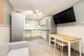 Meadow Court Apartments