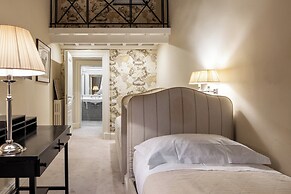 Acciaiuoli Luxury Suite by MMega