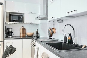 Modernized 1920s Apartment