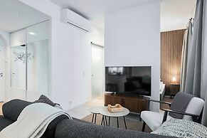 Modernized 1920s Apartment