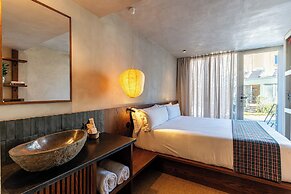 chic&basic Tokyo Hoose