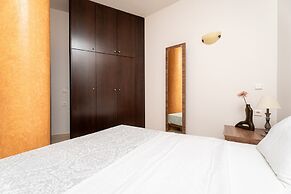 M N Luxury Apartment Sea View