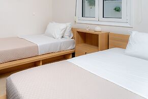 M N Luxury Apartment Sea View