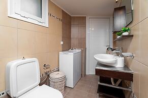 M N Luxury Apartment Sea View