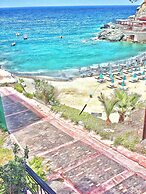 M N Luxury Apartment Sea View
