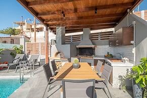 D A New Luxury Villa With Private Pool