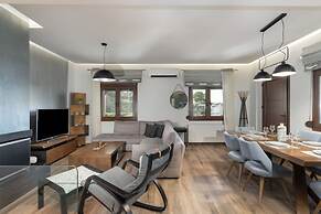 D A New Luxury Villa With Private Pool