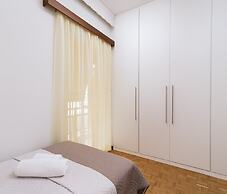Aleksandra City Center House