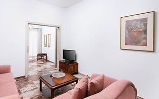 Aleksandra City Center House