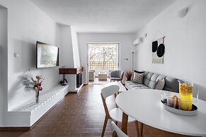 Saronida Coastal Escape 2BR Apartment