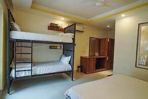 Hotel Weekend Heights