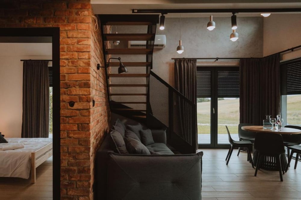 Large Holiday Home With a Jacuzzi on the Terrace