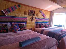 Uros TITIKAKA the Best lodge