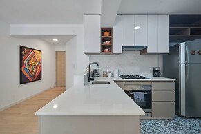 San Isidro Financial District Stay (604)
