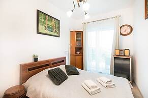2homerent Garden Terrace Good Location