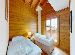 Apartment in Central Location With Views