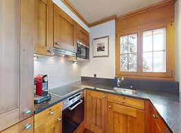 Apartment in Central Location With Views