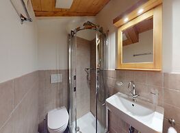 Apartment in Central Location With Views