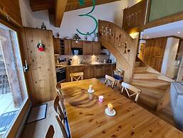 Apartment in Central Location With Views