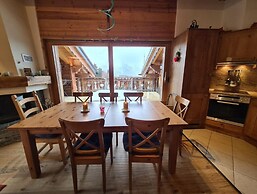 Apartment in Central Location With Views
