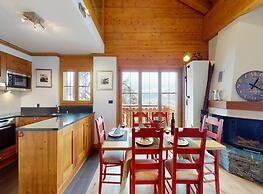 Apartment in Central Location With Views