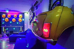 Retro Pool Villa at Puchong by HCK