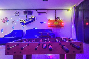 Retro Pool Villa at Puchong by HCK