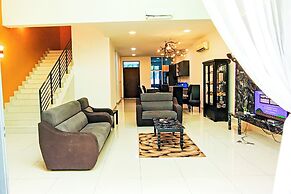 Retro Pool Villa at Puchong by HCK