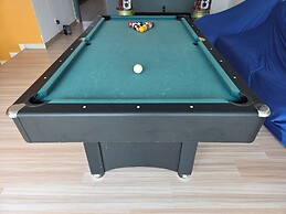 Retro Pool Villa at Puchong by HCK